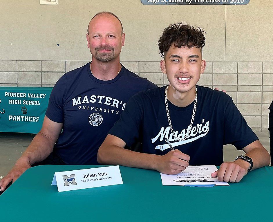 051321 PVHS Signing 12.jpeg